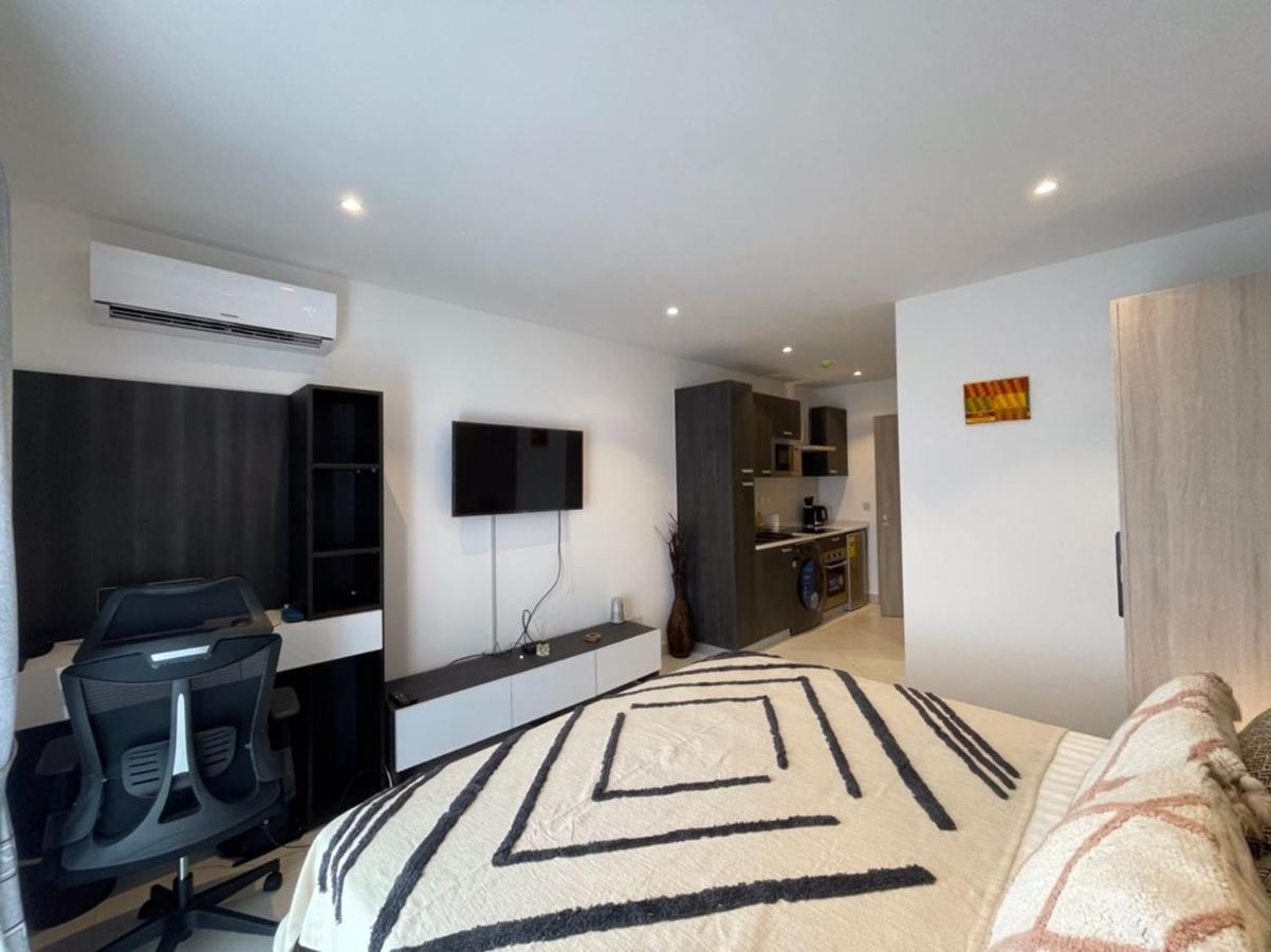 The Lennox Luxury Apartment อักกรา ภายนอก รูปภาพ